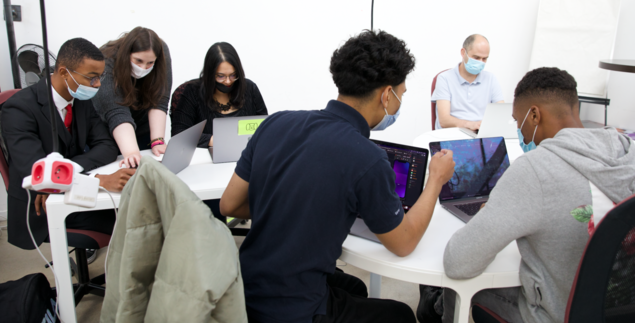 Découvrir des métiers du numérique en s’amusant : S’initier au développement d’applications mobiles avec « Design Thinking » !