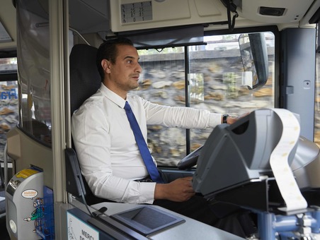 KEOLIS vous présente la formation et le métier de conducteur de bus